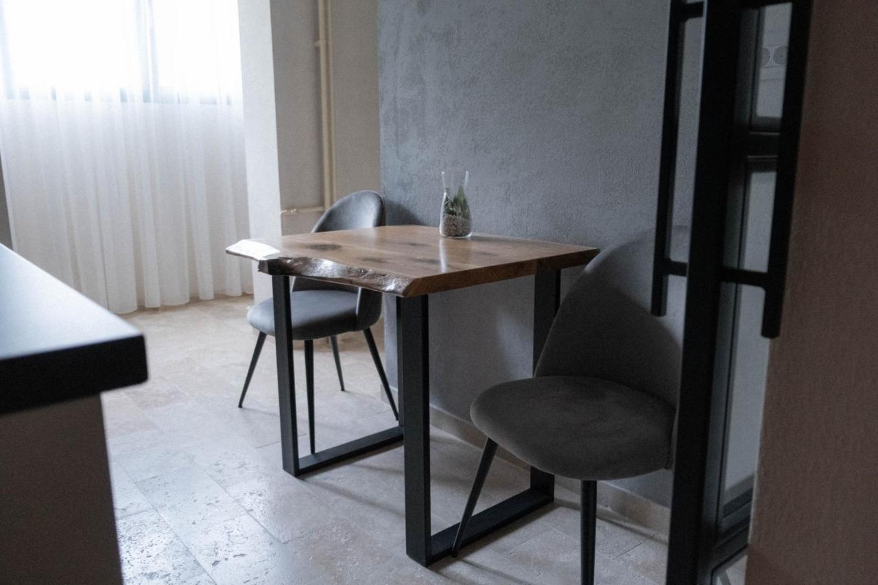 Cosy 2 Rooms Apartment In The Center Of The City Bucureşti Exterior foto